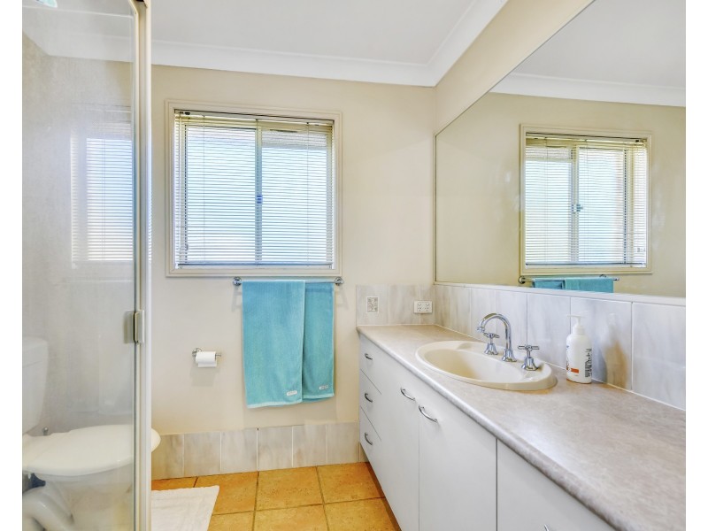 6 Axel Place, Sinnamon Park QLD 4073