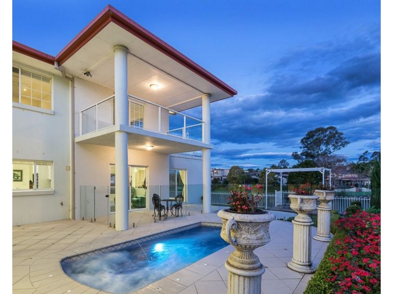 32 Newell Place, Westlake QLD 4074