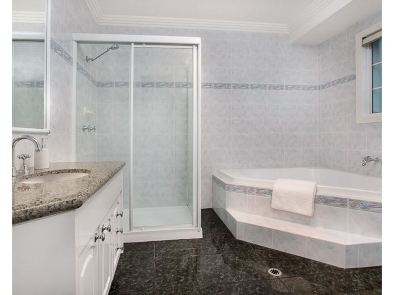 32 Newell Place, Westlake QLD 4074