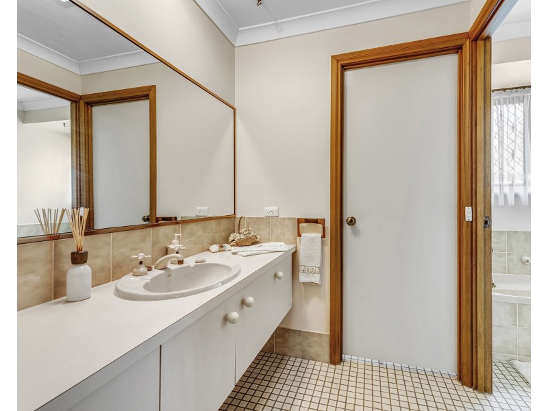 5 Callabonna Street, Westlake QLD 4074