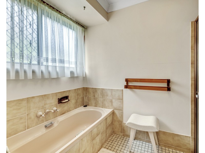 5 Callabonna Street, Westlake QLD 4074