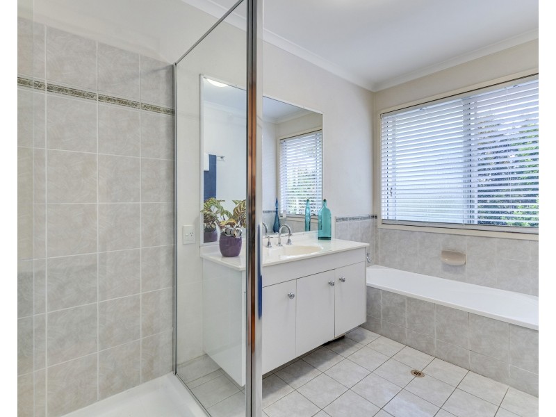 68 Dewsbury Street, Middle Park QLD 4074