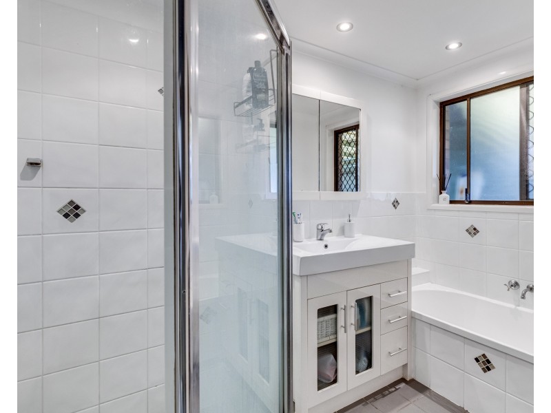 3 Loddon Street, Riverhills QLD 4074