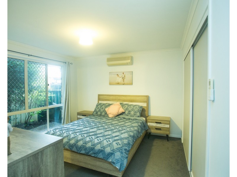 70 Bottlebrush Drive, Regents Park QLD 4118