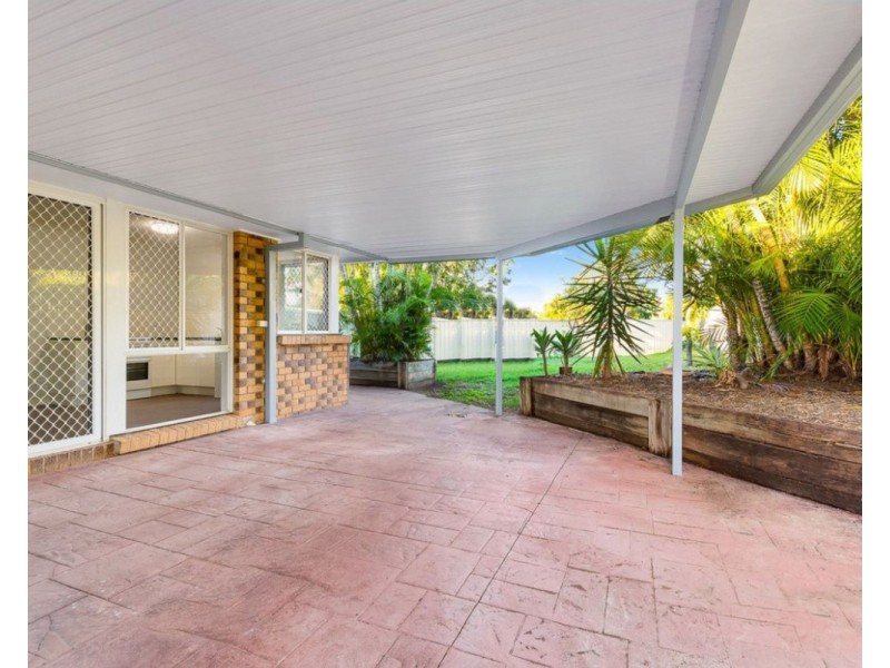 70 Bottlebrush Drive, Regents Park QLD 4118