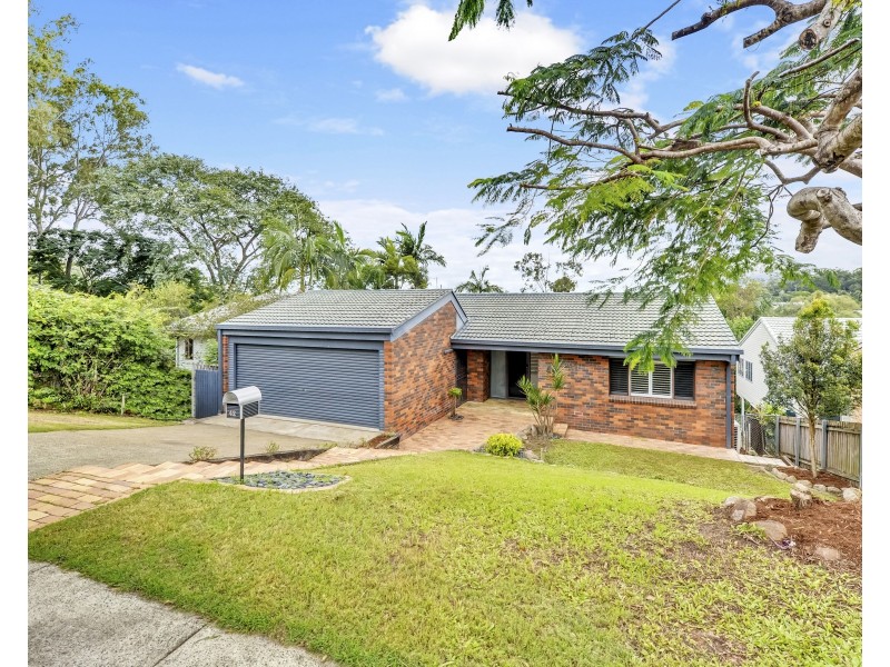 42 Chapel Hill Road, Chapel Hill QLD 4069