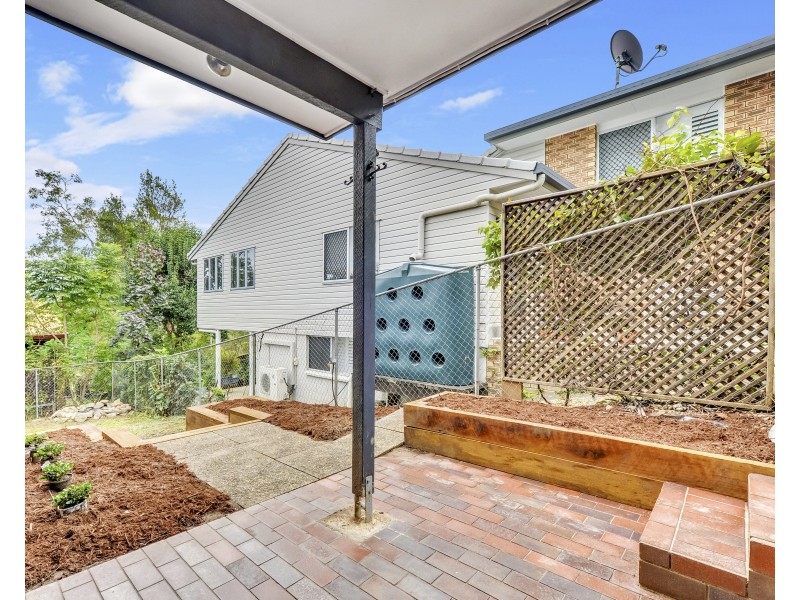 42 Chapel Hill Road, Chapel Hill QLD 4069