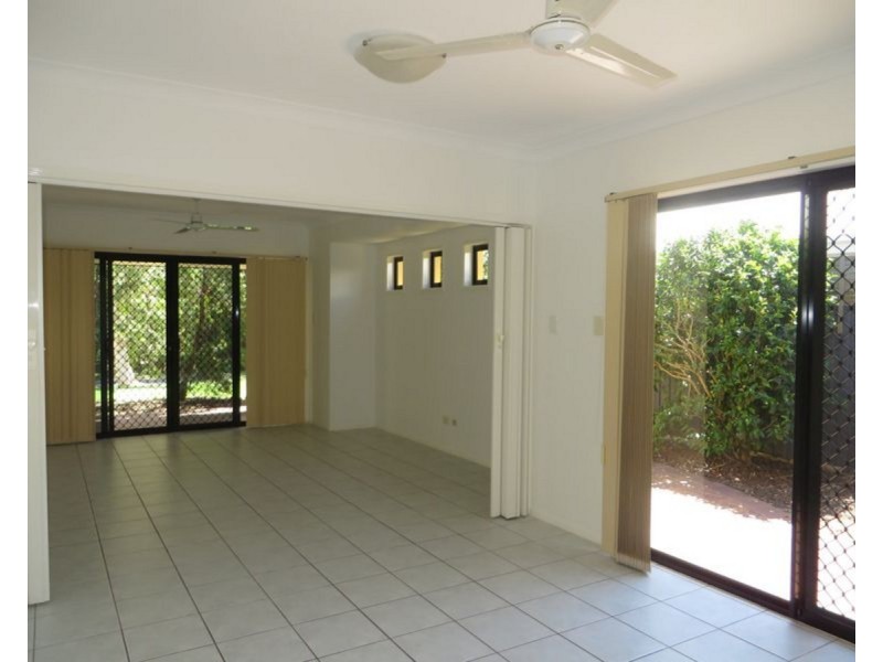 9 Brookeside Crescent, Seventeen Mile Rocks QLD 4073