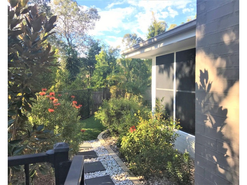 59 Hounslow Way, Seventeen Mile Rocks QLD 4073