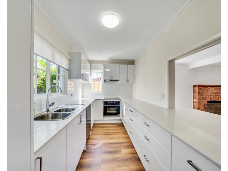 38 Mount Ommaney Drive, Jindalee QLD 4074