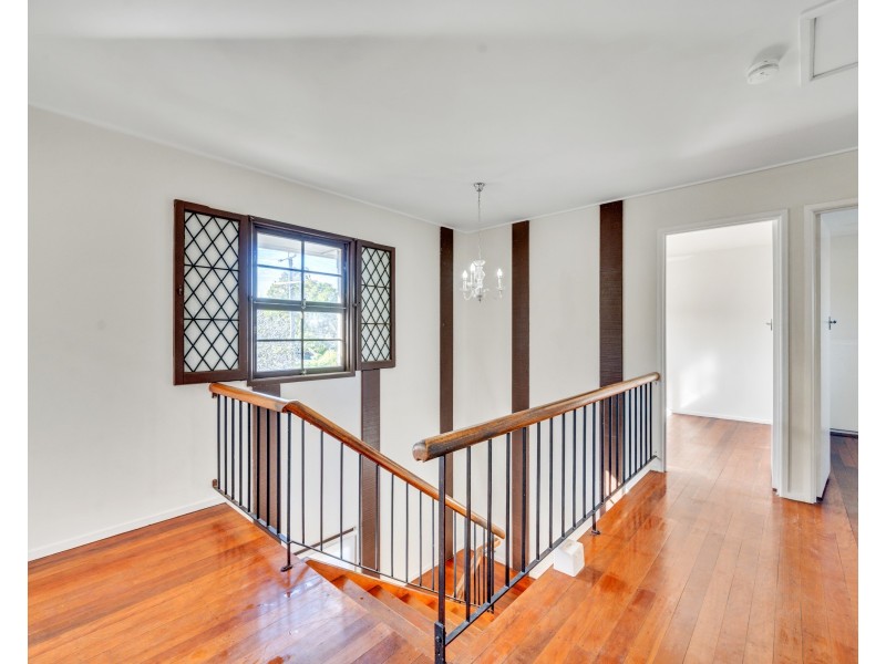 38 Mount Ommaney Drive, Jindalee QLD 4074