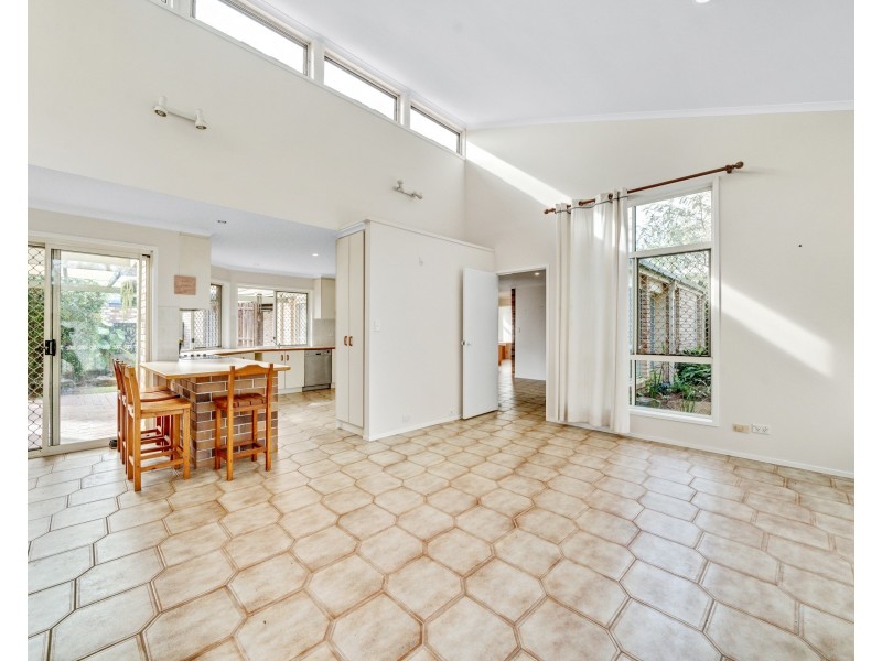14 Forfar Street, Seventeen Mile Rocks QLD 4073