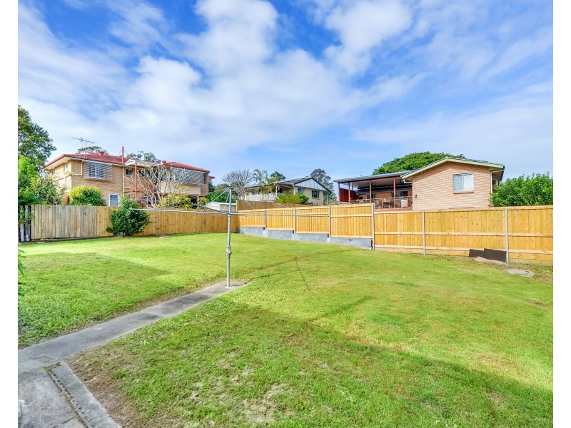 12 Emblem Street, Jamboree Heights QLD 4074