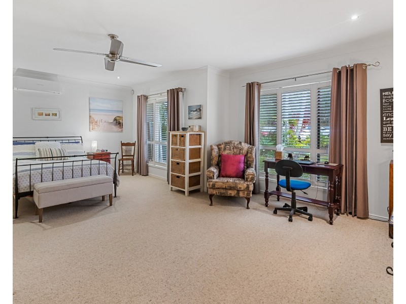 14 Bonney Place, Westlake QLD 4074