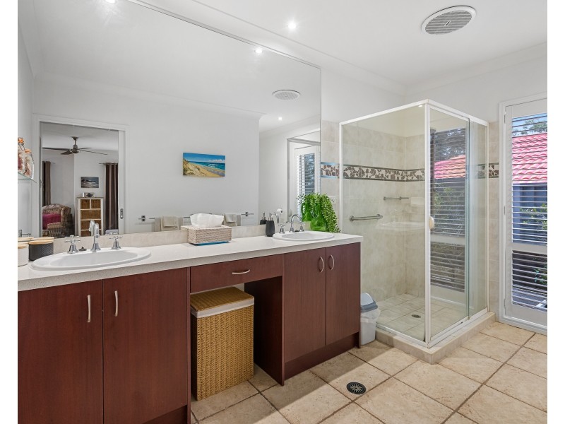 14 Bonney Place, Westlake QLD 4074