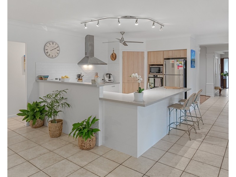 14 Bonney Place, Westlake QLD 4074