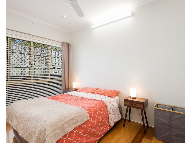 5 Cringle Place, Mount Ommaney QLD 4074