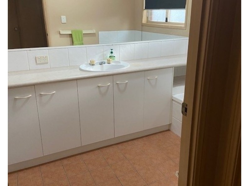 2 Regents, Forest Lake QLD 4078