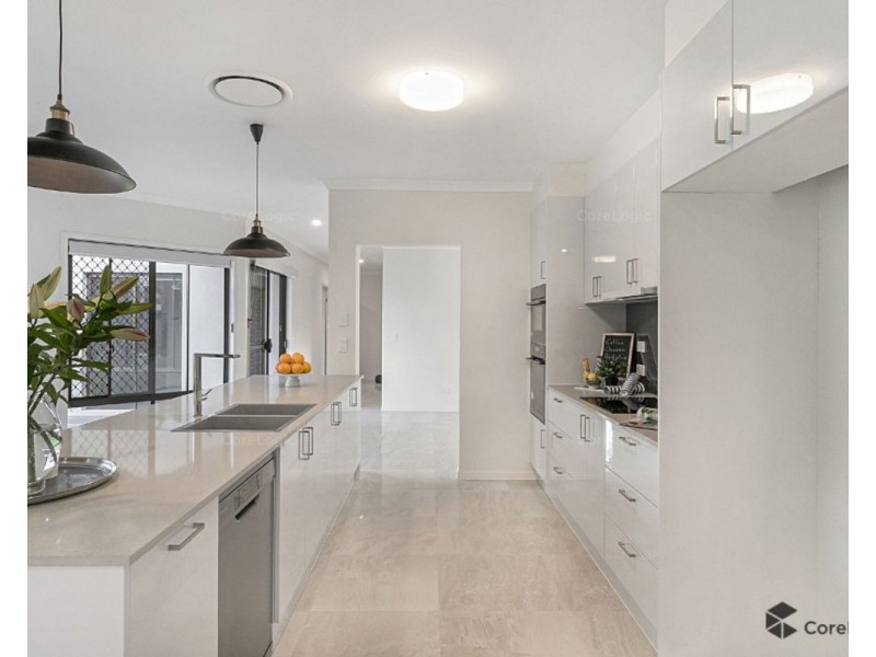 85 Thomas Macleod Avenue, Sinnamon Park QLD 4073