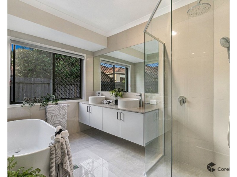 85 Thomas Macleod Avenue, Sinnamon Park QLD 4073