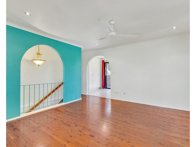 41 Venerable Street, Seventeen Mile Rocks QLD 4073
