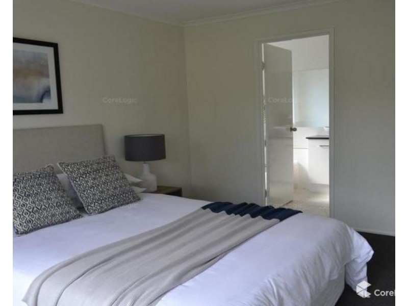 4 Sirocco Street, Jamboree Heights QLD 4074