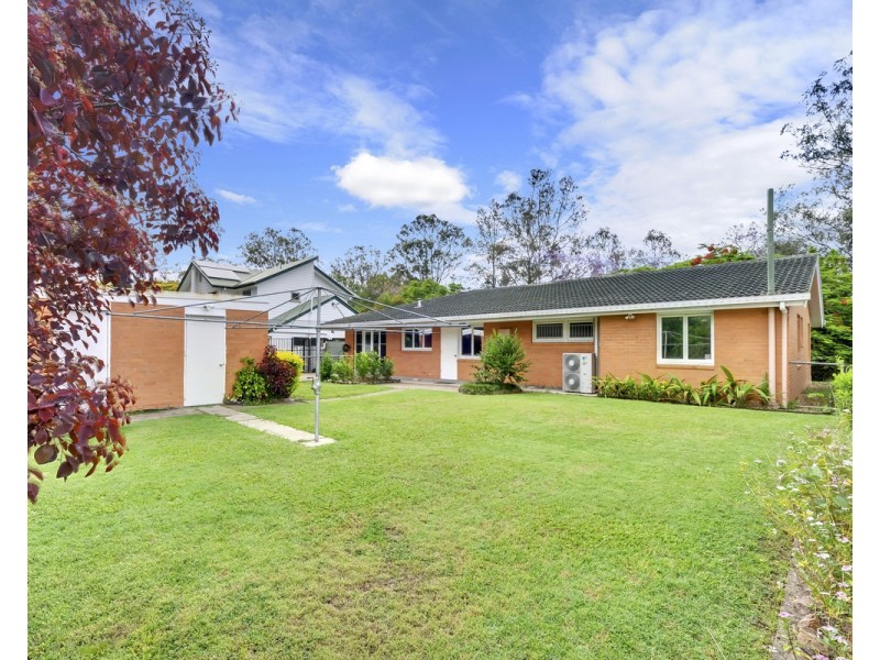 14 Mount Ommaney Drive, Jindalee QLD 4074