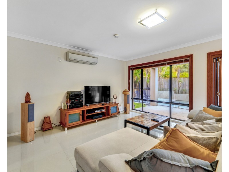 6 Bellambi Place, Westlake QLD 4074