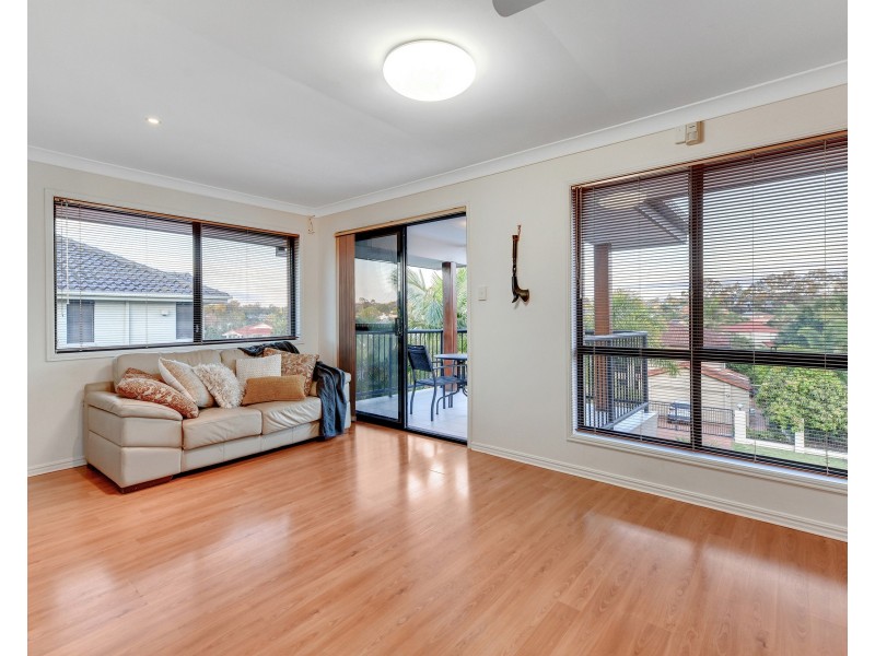 6 Bellambi Place, Westlake QLD 4074