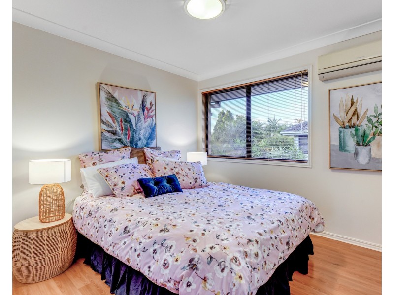 6 Bellambi Place, Westlake QLD 4074