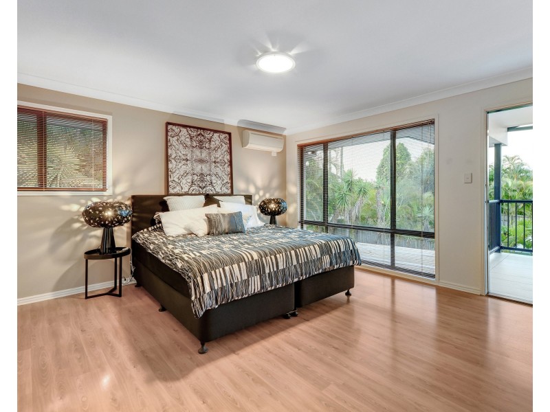 6 Bellambi Place, Westlake QLD 4074