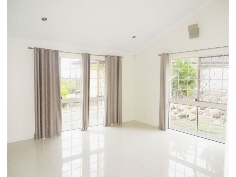 6 Cherry Close, Sinnamon Park QLD 4073