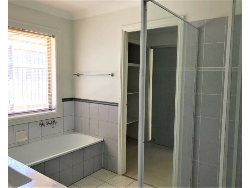 78 Oldfield Road, Sinnamon Park QLD 4073