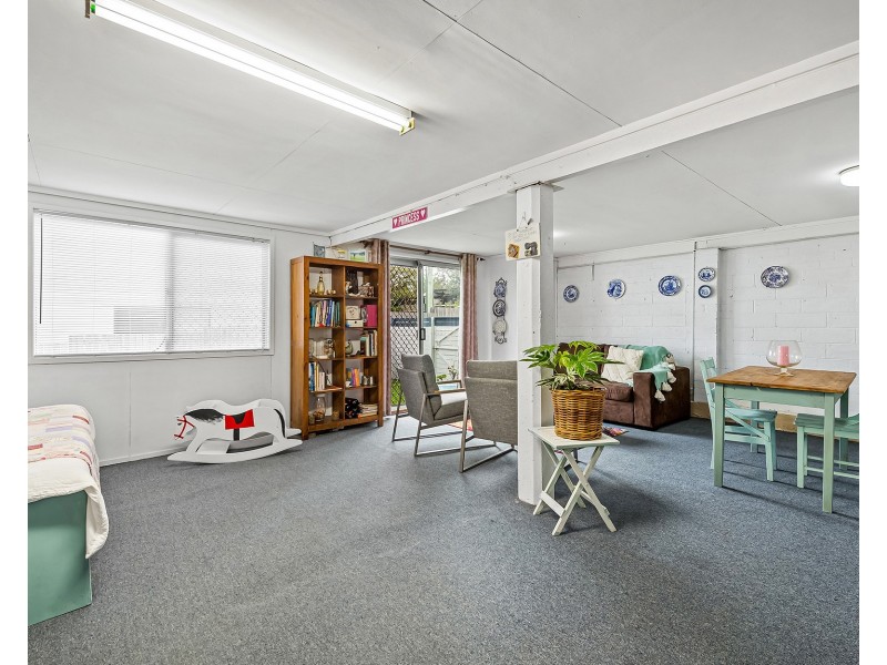 16 Carlyle Street, Seventeen Mile Rocks QLD 4073