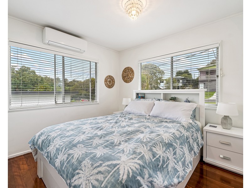16 Carlyle Street, Seventeen Mile Rocks QLD 4073