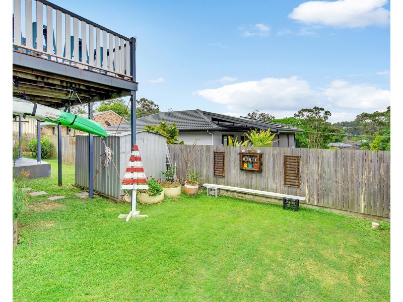 16 Carlyle Street, Seventeen Mile Rocks QLD 4073