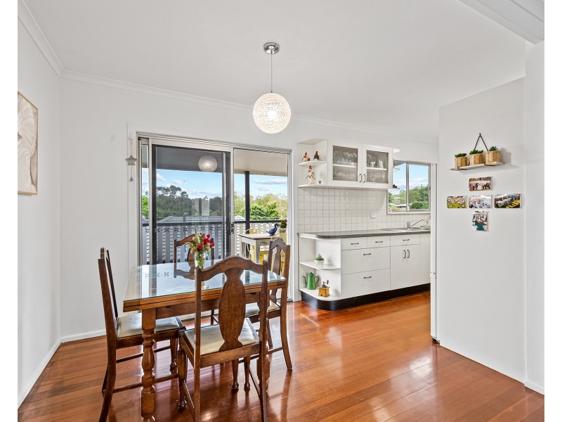 16 Carlyle Street, Seventeen Mile Rocks QLD 4073