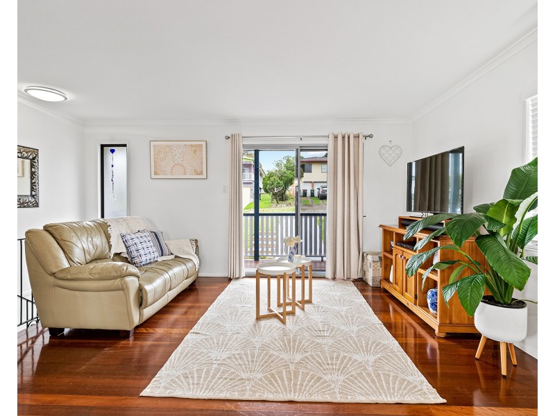 16 Carlyle Street, Seventeen Mile Rocks QLD 4073