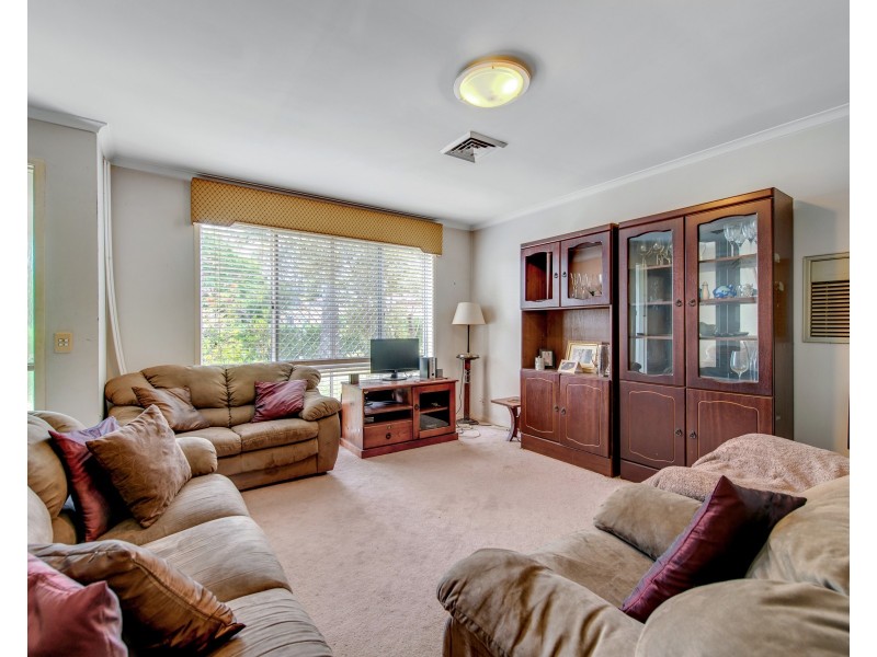 8 Avondale Road, Sinnamon Park QLD 4073