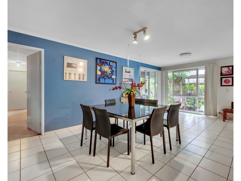 8 Avondale Road, Sinnamon Park QLD 4073