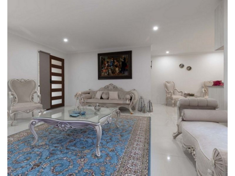 48 Leopard Tree Crescent, Sinnamon Park QLD 4073