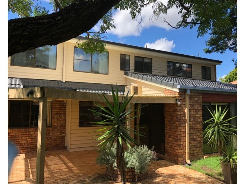 19 Barcoorah Street, Westlake QLD 4074