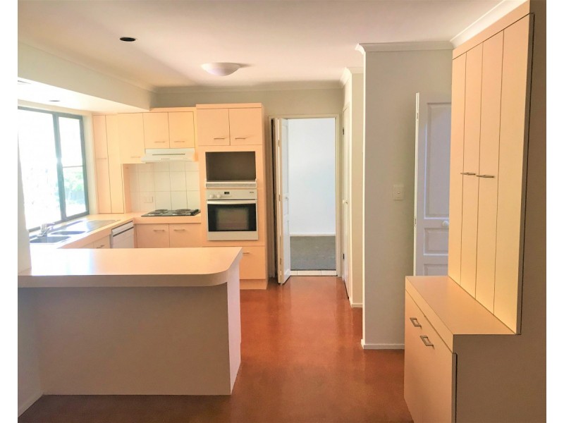 19 Barcoorah Street, Westlake QLD 4074