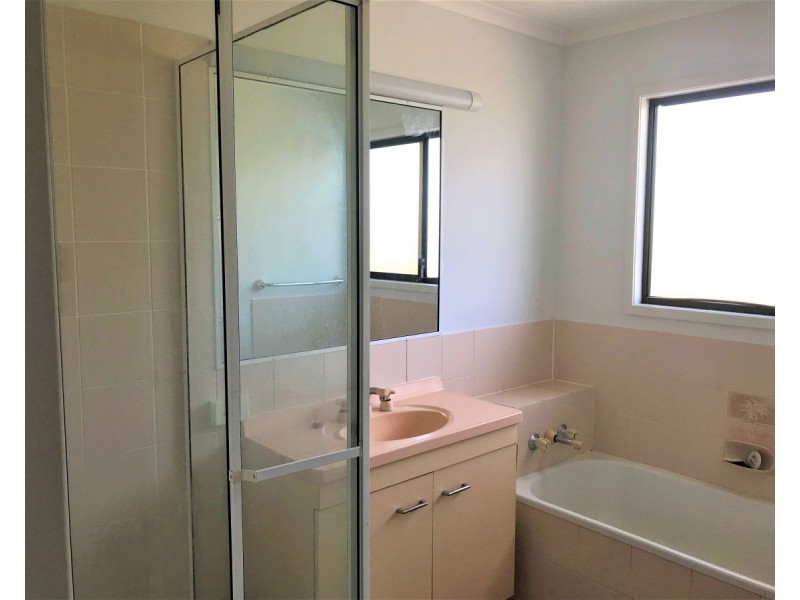 19 Barcoorah Street, Westlake QLD 4074