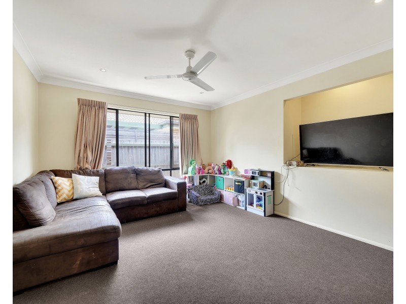 15 Harrison Crescent, Forest Lake QLD 4078