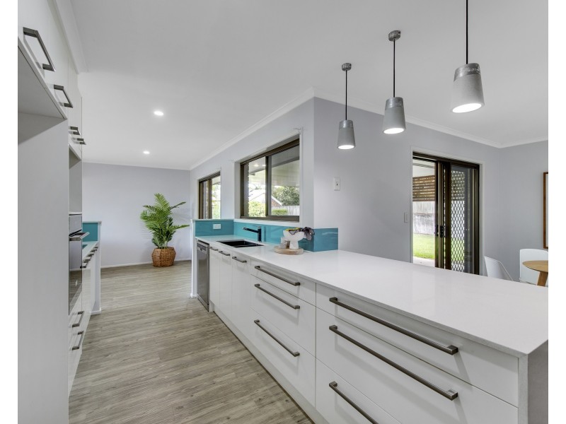 4 Aegean Close, Jamboree Heights QLD 4074