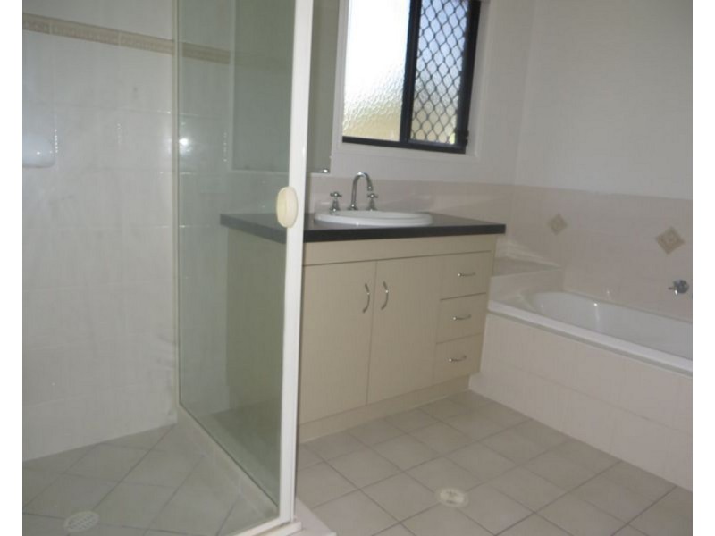6 McNally Close, Seventeen Mile Rocks QLD 4073