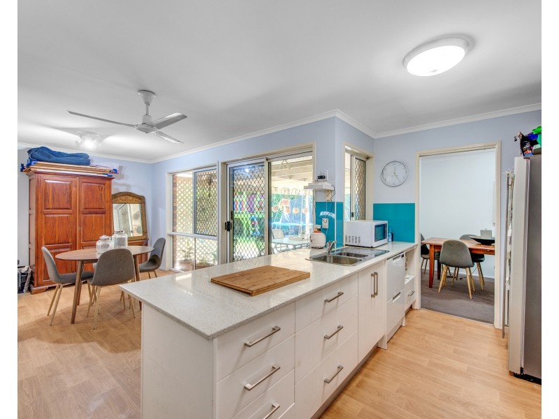 17 Delapine Place, Seventeen Mile Rocks QLD 4073