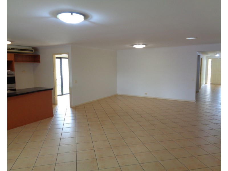 10 Columbus Place, Forest Lake QLD 4078