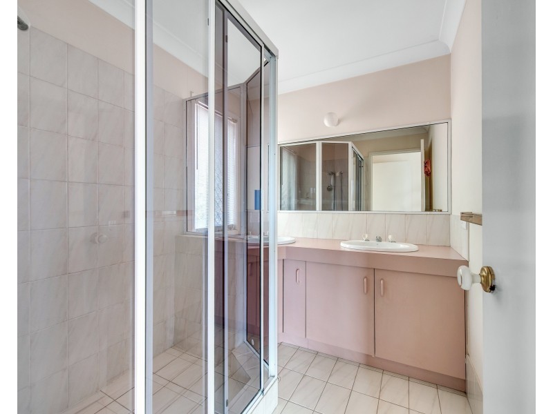 1 Copping Court, Sinnamon Park QLD 4073